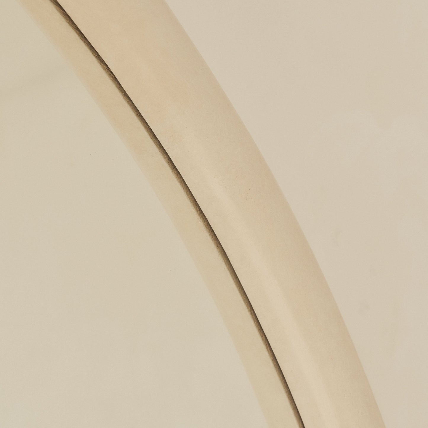 Haus  Amora – Extra Grande, curvo espelho de corpo inteiro aus betão (200 cm x 120 cm)
