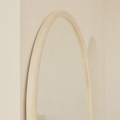 Haus  Amora – Extra Grande, curvo espelho de corpo inteiro aus betão (200 cm x 120 cm)