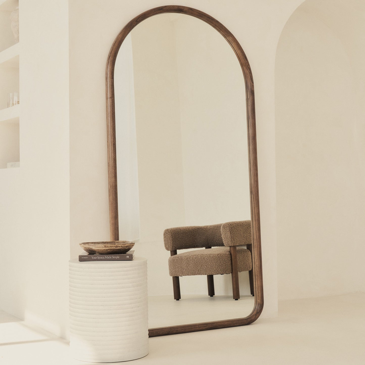 Haus Amora – Grande espelho de corpo inteiro mit geschwungener Holzrahmung (180 cm x 90 cm)**
