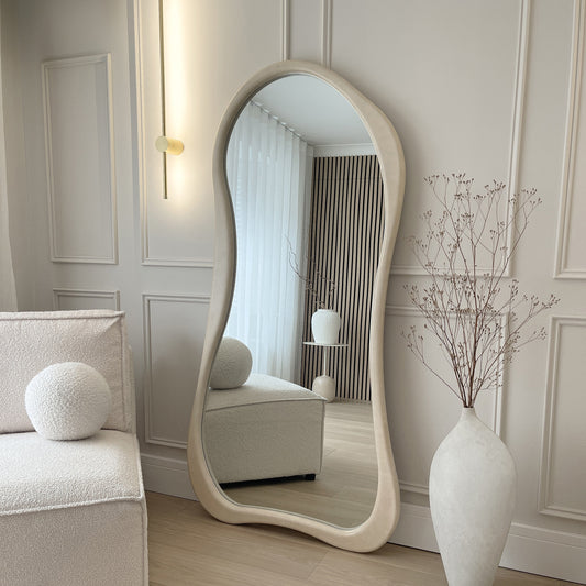 Haus Arcurva – Grande, irregular espelho de corpo inteiro aus betão (170 cm x 85 cm)