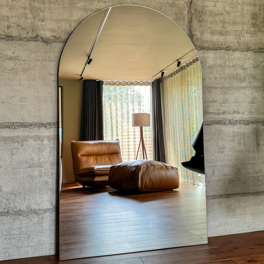 Haus Edge – Extra Grande, rahmenloses espelho de corpo inteiro mit design arqueado (179 cm x 110 cm)