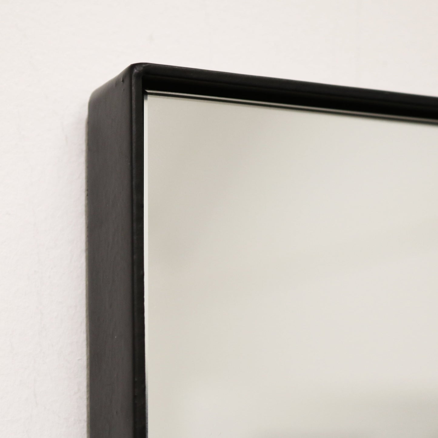 Haus Theo - Grande Rechteckiges espelho de parede aus Metall Preto 179cm x 80cm