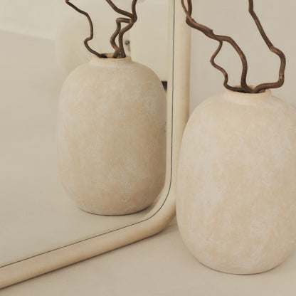 Haus Amora – Extra Grande, curvo espelho de corpo inteiro aus betão (190 cm x 100 cm)
