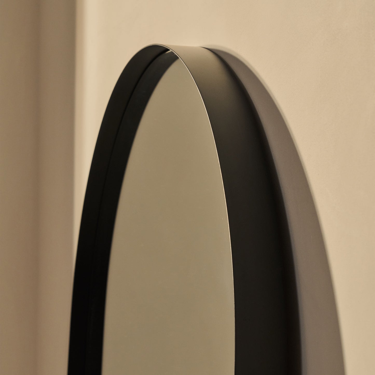 Haus Arcus – espelho de corpo inteiro mit metal pretobogen (170 cm x 80 cm)