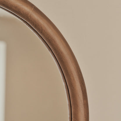 Haus Amora – espelho de corpo inteiro mit geschwungener Holzrahmung (172 cm x 60 cm)